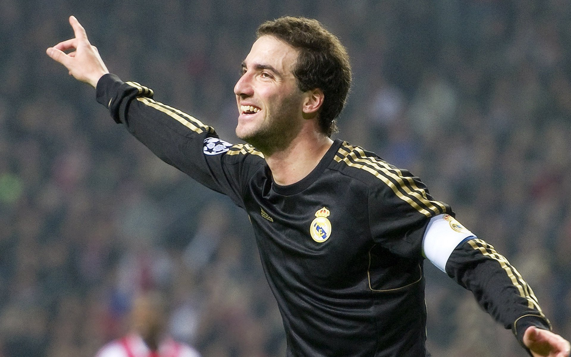 巴西队在南美预赛中领先，提前锁定出线